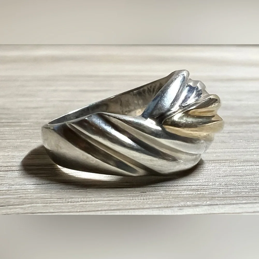 Vintage Designer Signed M. Sterling Silver & 14K Gold Scalloped Ring, Size 6